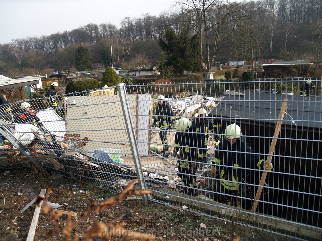 Gartenhaus in Koeln Vingst Nobelstr explodiert   P022.JPG